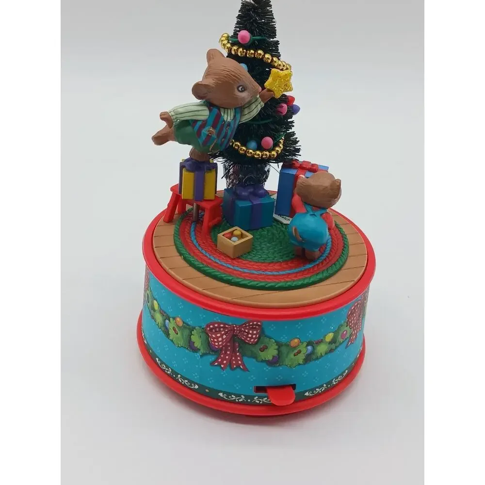 1996 Lustre Fame Deck The Halls Musical Music Box Enesco Mouse Mice Decorating